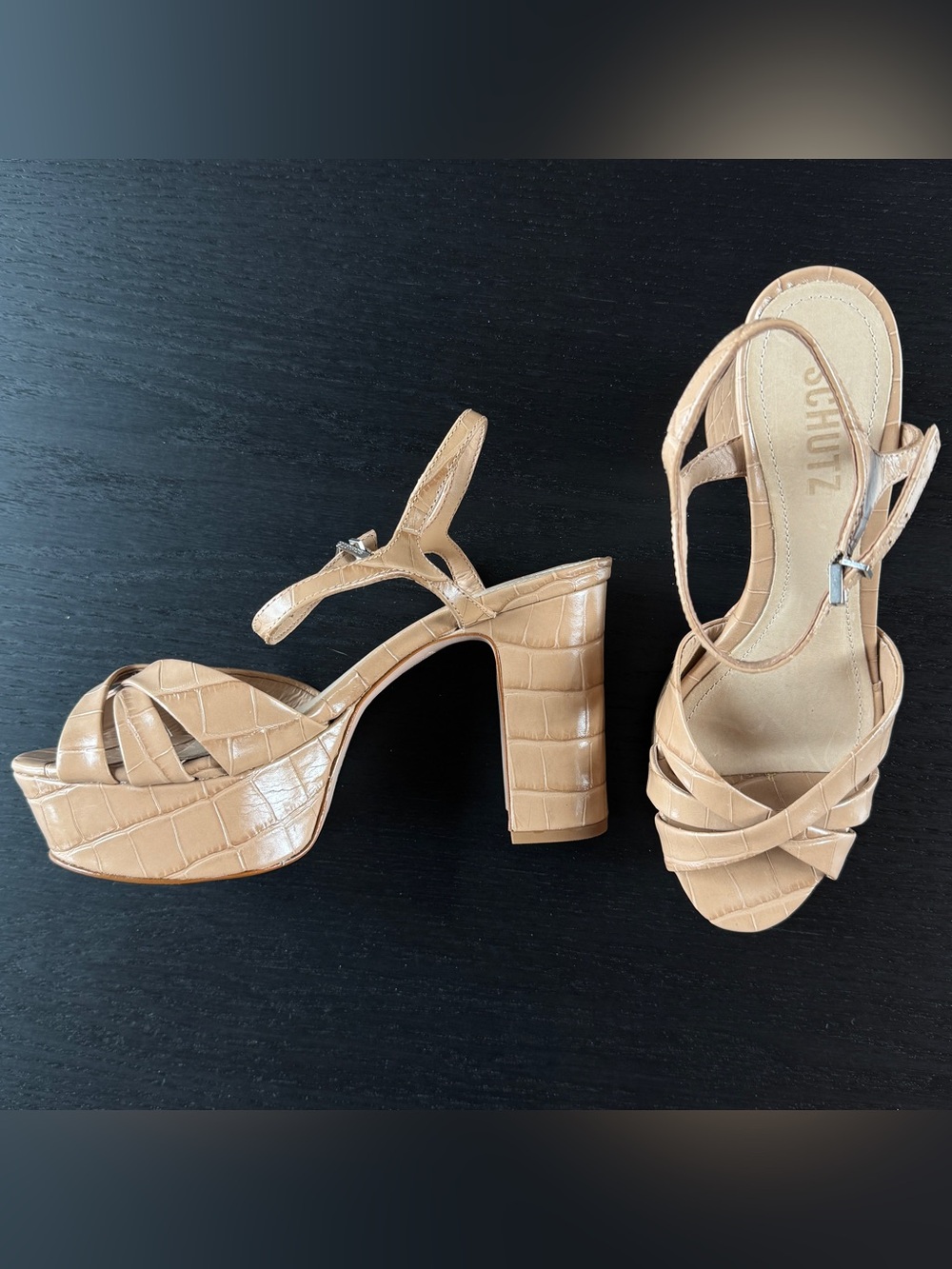 SCHUTZ - Keefa Crocodile Platform Sandals in True Beige - Size 6.5 - New WO Tags